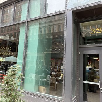 Reckless Records Loop storefront at 33 S Wabash Ave in Chicago.