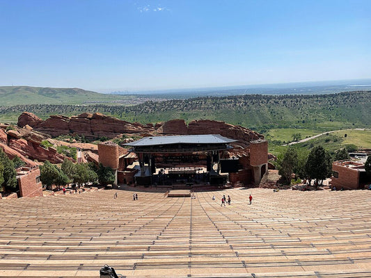 Amphitheatre Survival Guide: Lawn Seats, Weather, Parking and the Long Walk Back