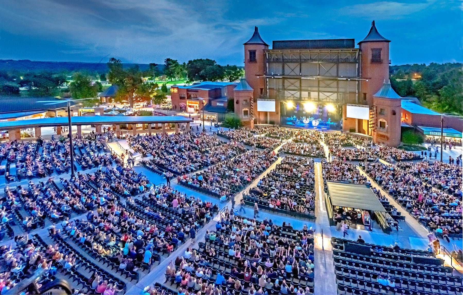 Starlight Theatre live music venue in Kansas City, Missouri
