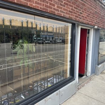 Meteor Gem storefront at 3082 N Elston Ave Suite A in Chicago.