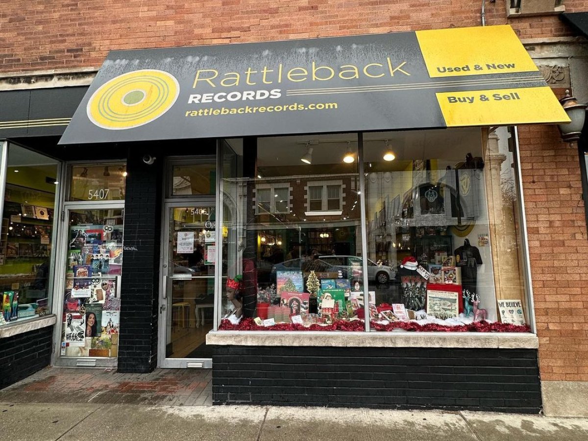 Rattleback Records storefront at 5405 N Clark St in Chicago.