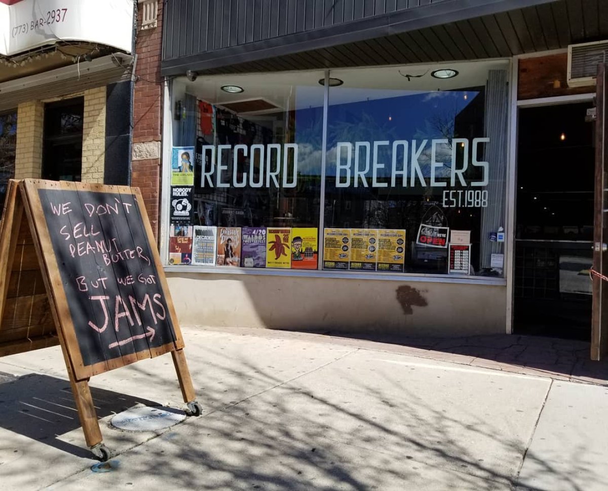 Record Breakers storefront at 2935 N Milwaukee Ave in Chicago.